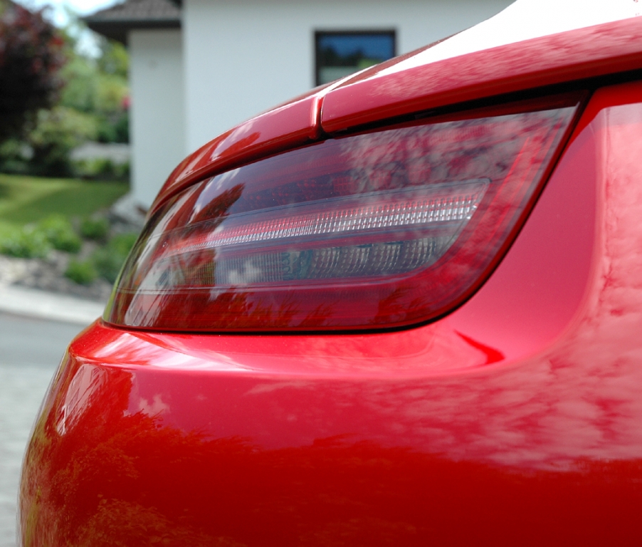Porsche 911 Carrera S: Moderne Leuchteinheit hinten.