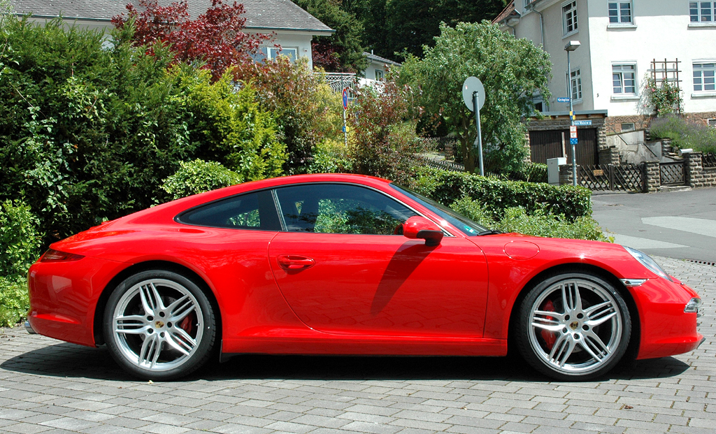 Porsche 911 Carrera S: Und so sieht der sportliche 2+2-Sitzer von der Seite aus.