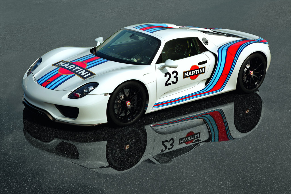 Porsche bringt 918 Spyder-Prototyp im Martini-Racing-Design
