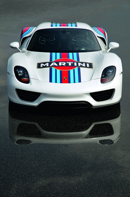 Porsche bringt 918 Spyder-Prototyp im Martini-Racing-Design