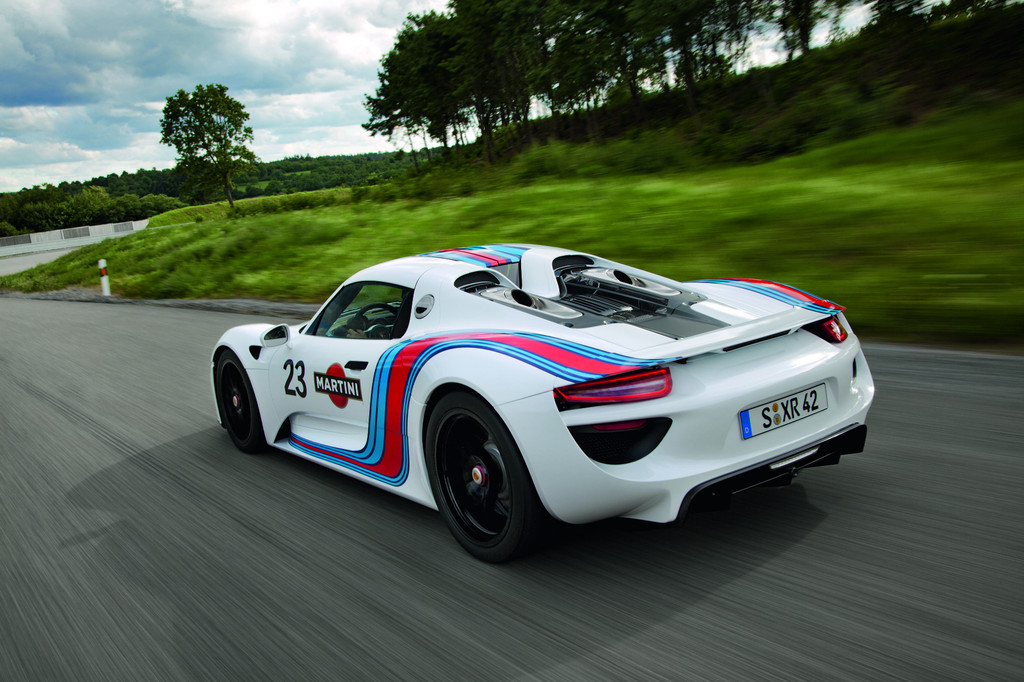 Porsche bringt 918 Spyder-Prototyp im Martini-Racing-Design