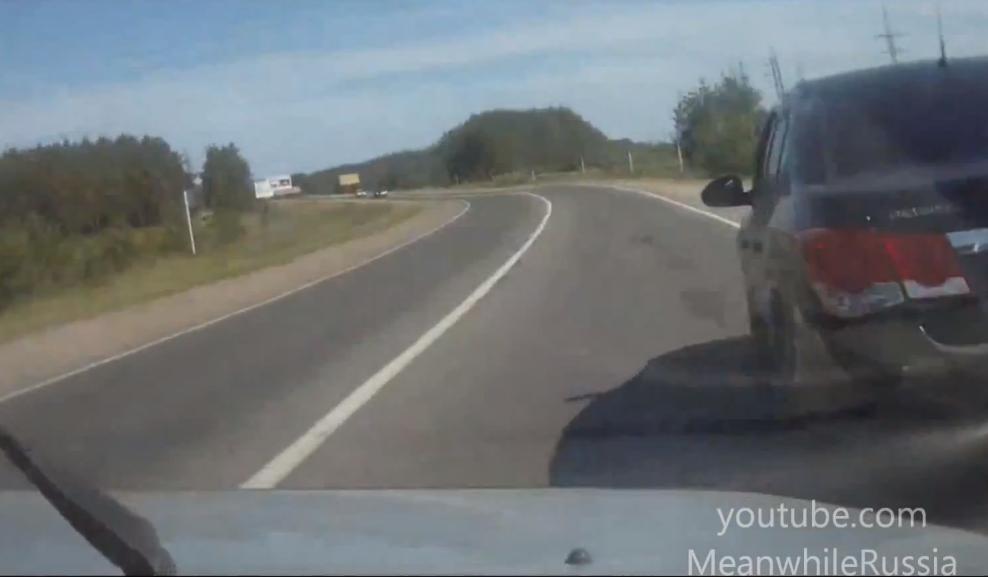 Russland und seine Autofahrer - Misslungene Unfall-Provokation 