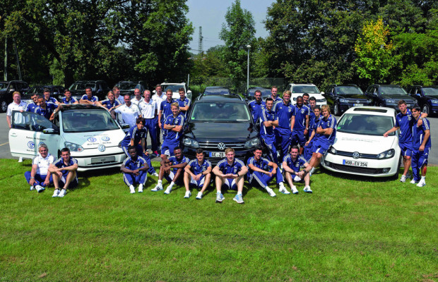 Schalke 04 absolviert Fahrsicherheitstraining bei VW