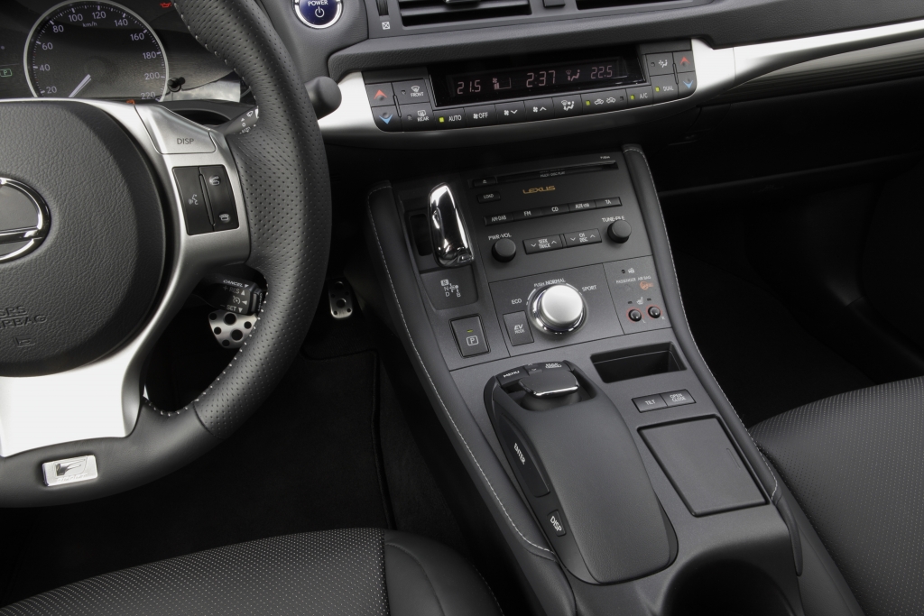 Sport frei im fernen Osten - Lexus bringt F Sport Modelle