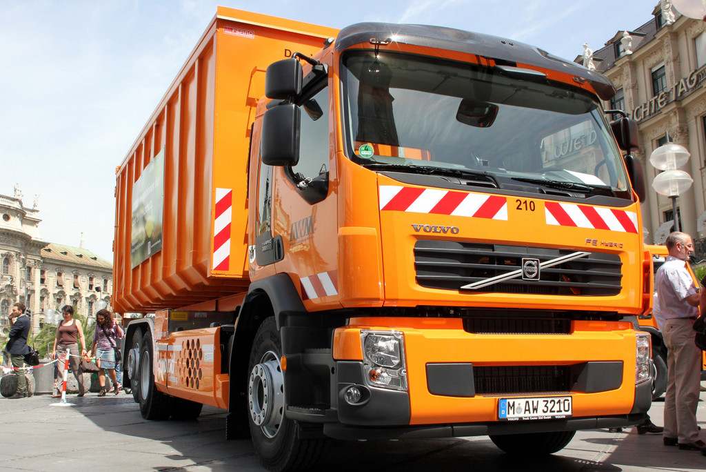 Start des ersten schweren Hybrid-Lkw in Deutschland