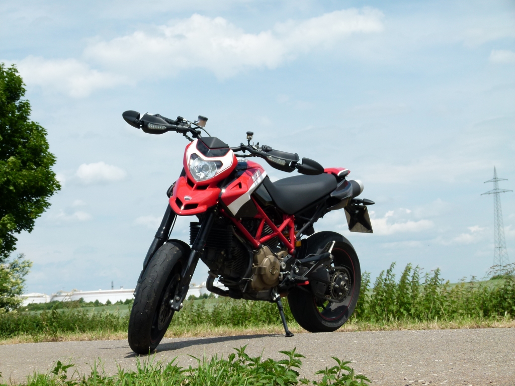 Test Ducati Hypermotard 1100 Evo SP Corse: Ein kleines Biest