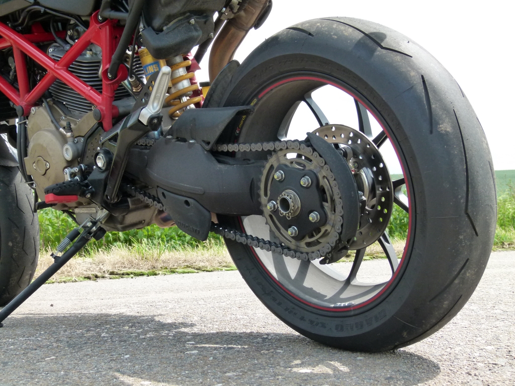 Test Ducati Hypermotard 1100 Evo SP Corse: Ein kleines Biest