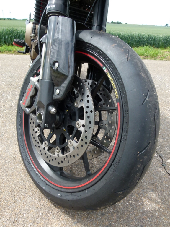 Test Ducati Hypermotard 1100 Evo SP Corse: Ein kleines Biest