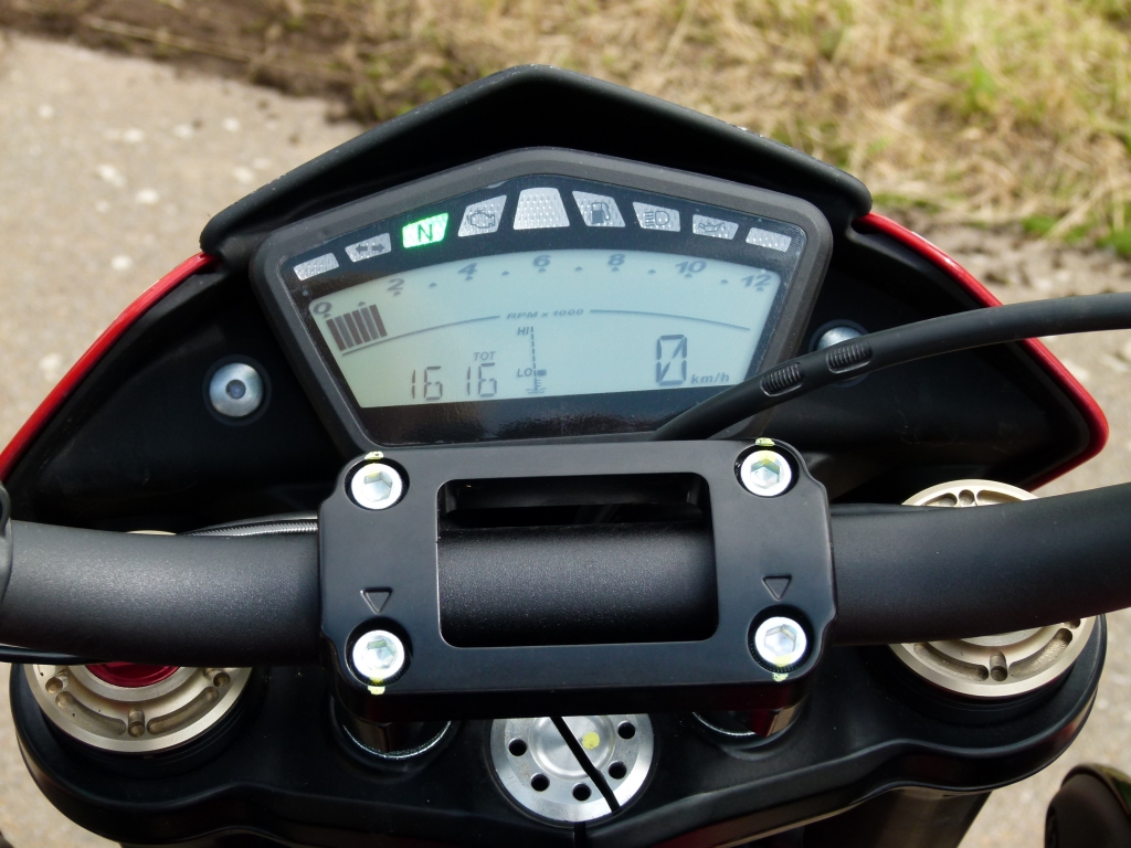 Test Ducati Hypermotard 1100 Evo SP Corse: Ein kleines Biest