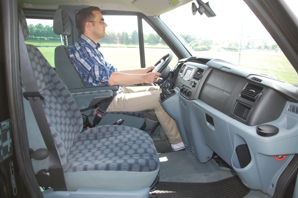 Test Ford Transit Tourneo Limited: Komfortabler Großraum-Van