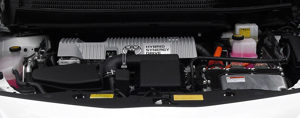 Toyota Prius+: Blick auf die Antriebseinheit, zu der der 1,8-Liter-Benziner gehört. 
