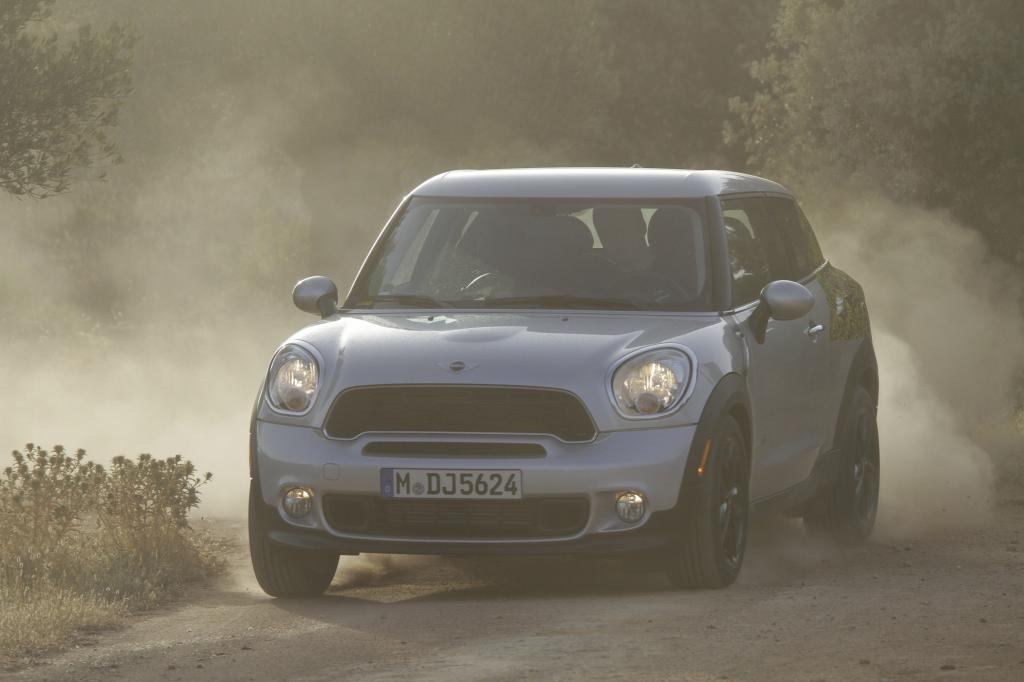 Unser Prototyp war ein Cooper S, der den Versuchsträger zu einem durchaus eiligen Erlkönig stempelt