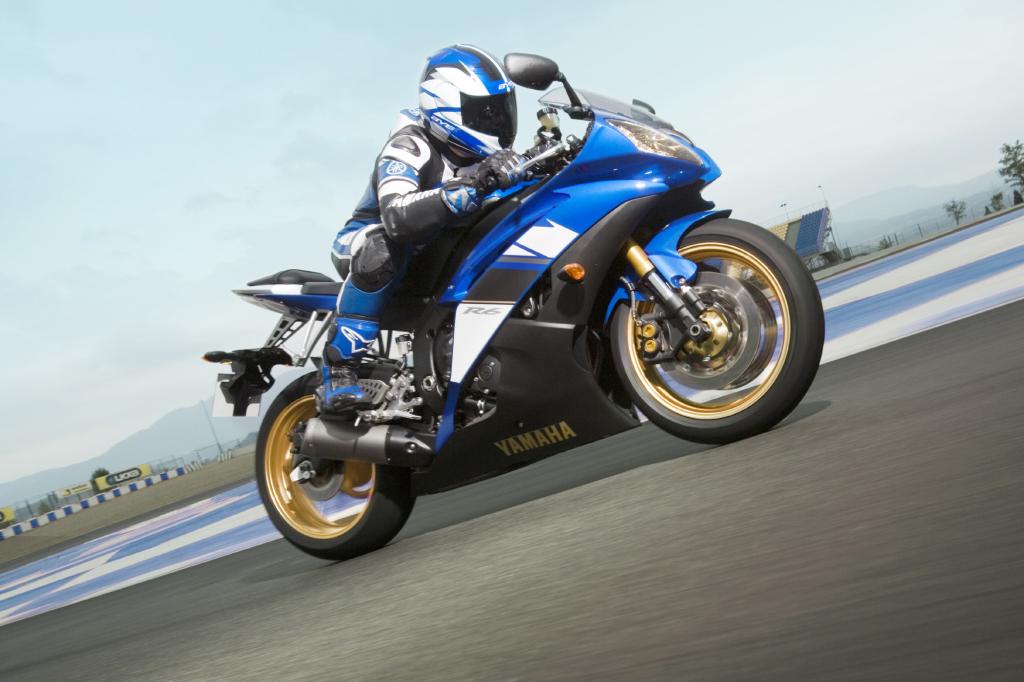 Yamaha R6
