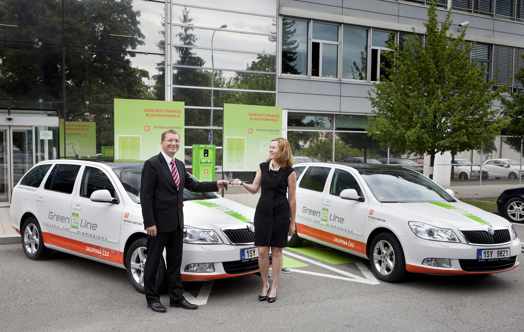 Zwei Skoda Octavia Green E Line bei ČEZ im Einsatz