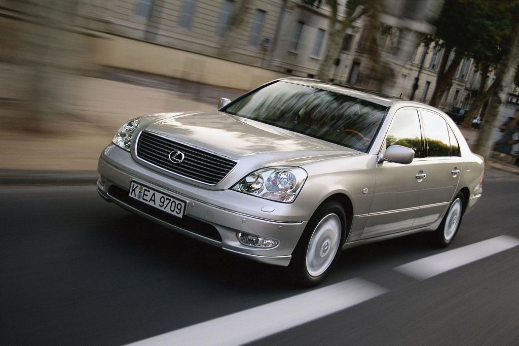 Auch Japaner bauen V8-Limousinen, wie die Toyota-Edeltochter Lexus mit dem LS schon seit 1989 zeigt