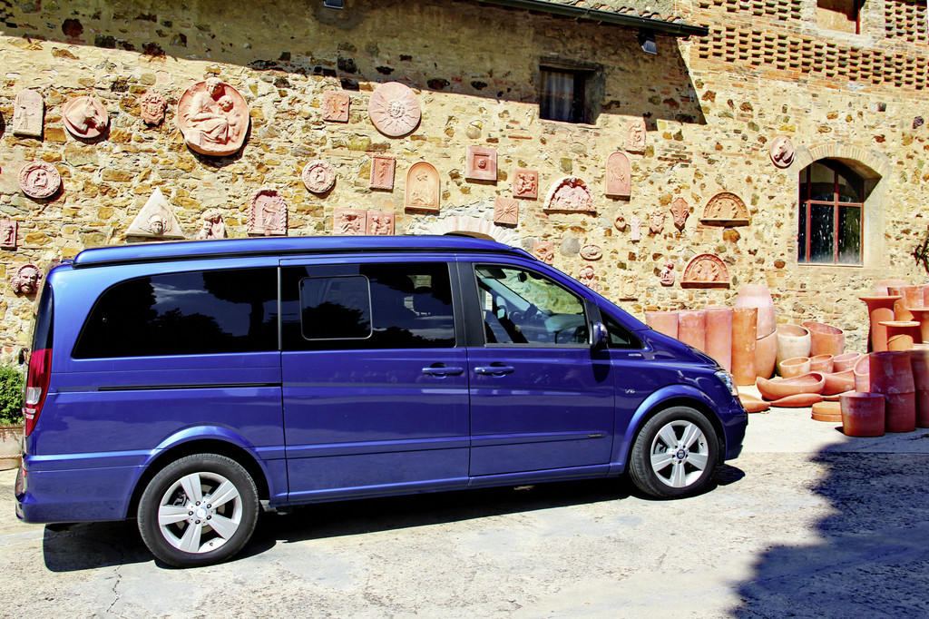 Caravan-Salon 2012: Mercedes-Benz mit Viano und Sprinter