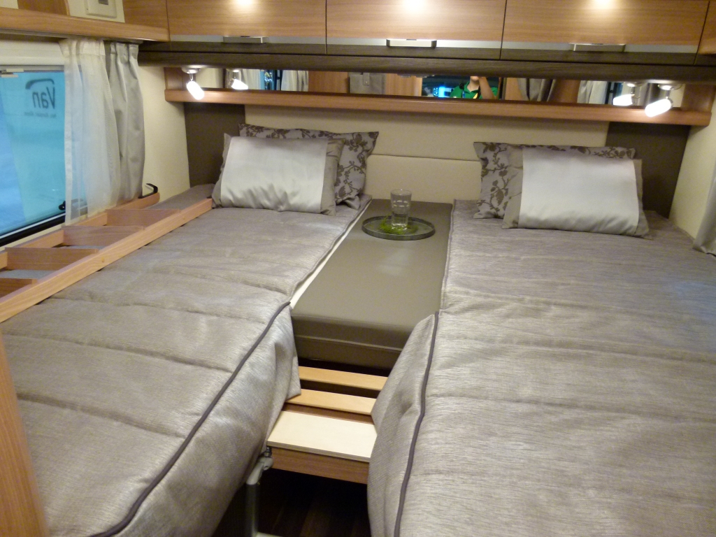 Caravan-Salon 2012: Reisemobile vom Einstiegscamper bis zum Luxusheim