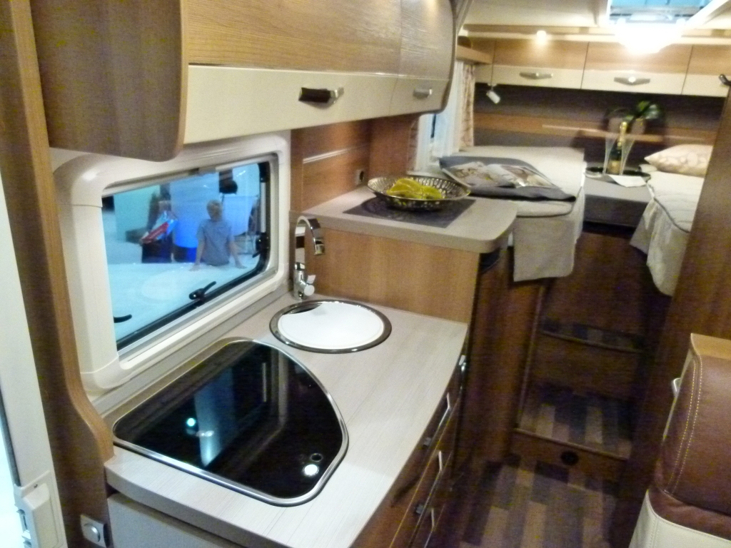 Caravan-Salon 2012: Reisemobile vom Einstiegscamper bis zum Luxusheim