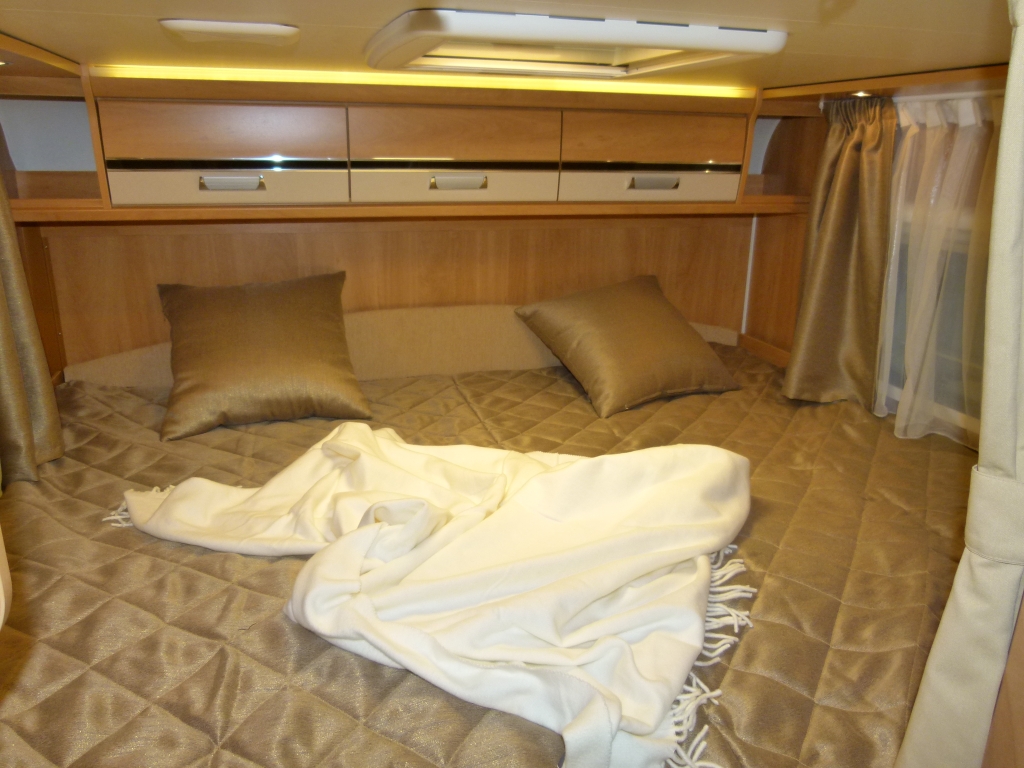 Caravan-Salon 2012: Reisemobile vom Einstiegscamper bis zum Luxusheim