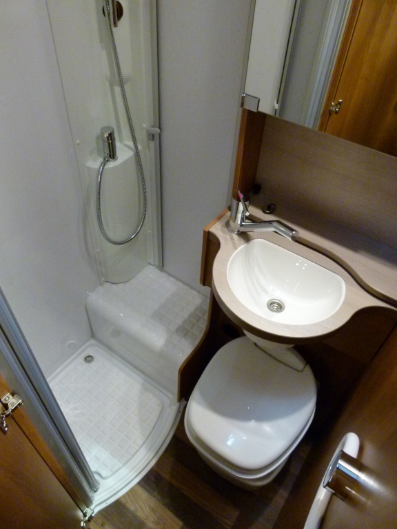 Caravan-Salon 2012: Reisemobile vom Einstiegscamper bis zum Luxusheim