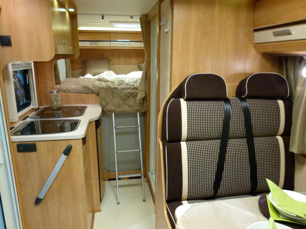 Caravan-Salon 2012: Reisemobile vom Einstiegscamper bis zum Luxusheim