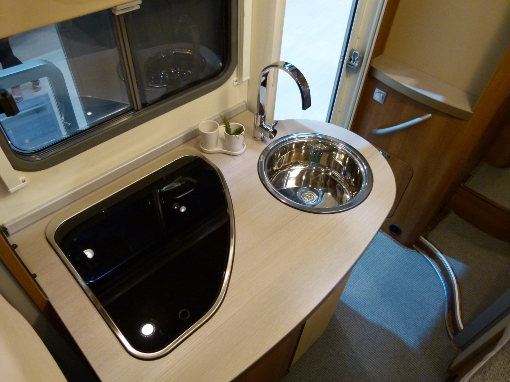 Caravan-Salon 2012: Reisemobile vom Einstiegscamper bis zum Luxusheim