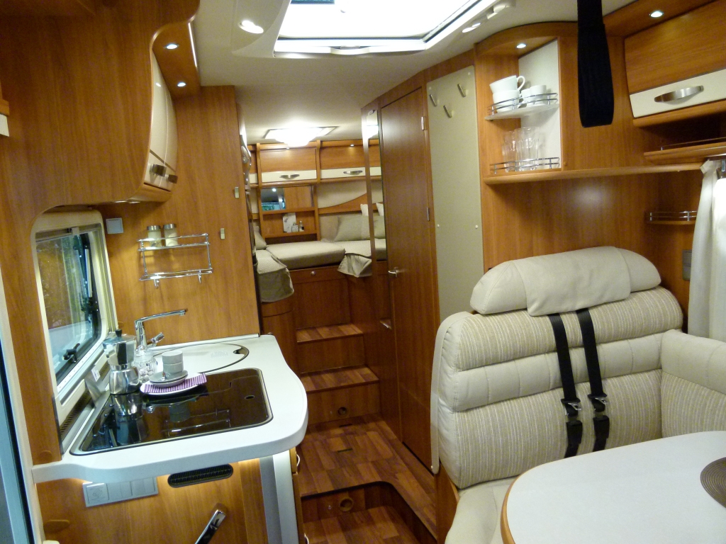 Caravan-Salon 2012: Reisemobile vom Einstiegscamper bis zum Luxusheim
