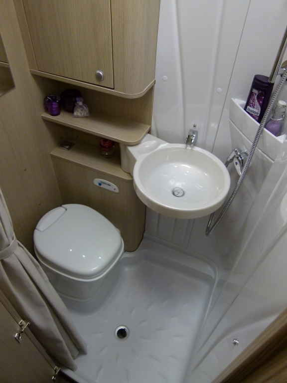 Caravan-Salon 2012: Reisemobile vom Einstiegscamper bis zum Luxusheim