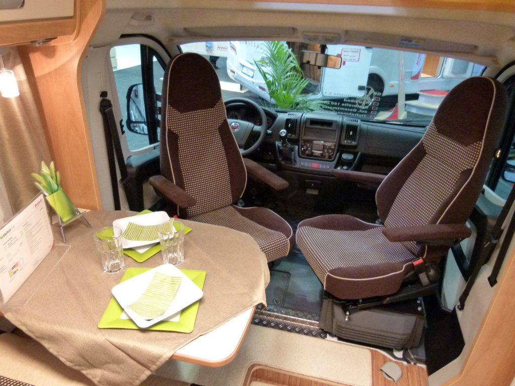 Caravan-Salon 2012: Reisemobile vom Einstiegscamper bis zum Luxusheim