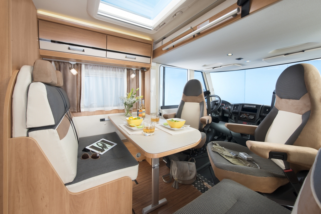 Caravan Salon Düsseldorf 2012: Dethleffs setzt mit neuer Globebus-Generation Evan Studie um