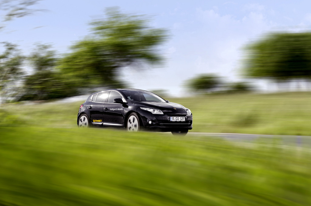 Continental bündelt Elektro-Kompetenz in einem umgerüsteten Renault