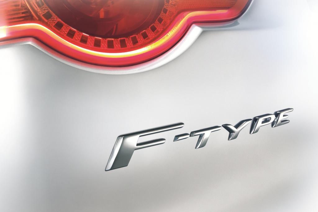 Der F-Type startet als Roadster