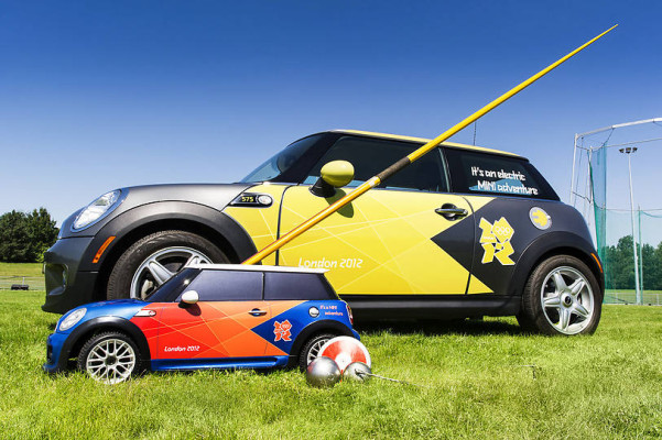 Der Speer transportierende mini MINI - Bild: Mini UK