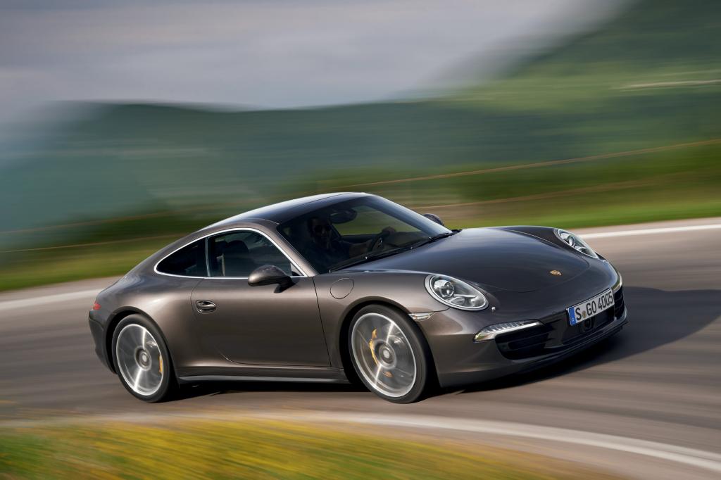 Der neue Porsche 911 Carrera treibt bald auch die Vorderräder an
