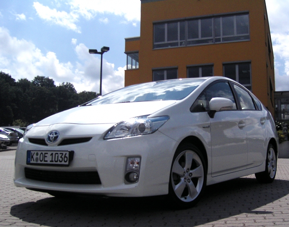 Erste Hybridfamilie: Toyota Prius, …