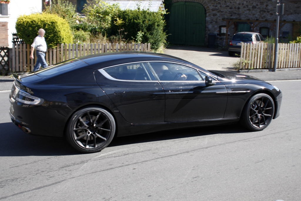 Erwischt: Aston Martin Rapide Facelift – Rapid(e) Verjüngungskur