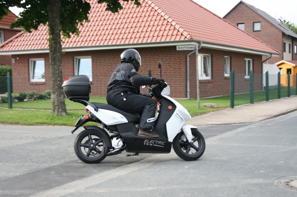 Fahrbericht Govecs Go S 3.4: Mit 80 km/h lautlos über die Landstraße