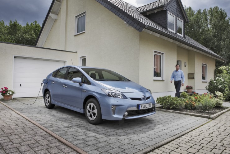 Fahrbericht: Toyota Prius Plug-in - Voll verkabelt