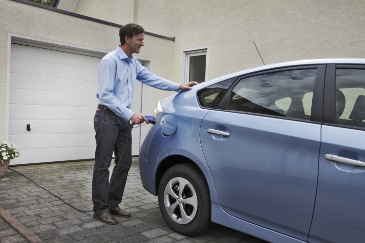 Fahrbericht: Toyota Prius Plug-in - Voll verkabelt