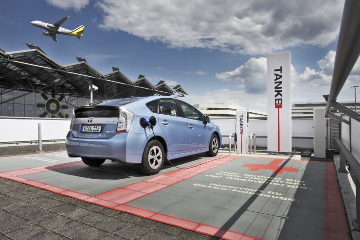 Fahrbericht: Toyota Prius Plug-in - Voll verkabelt