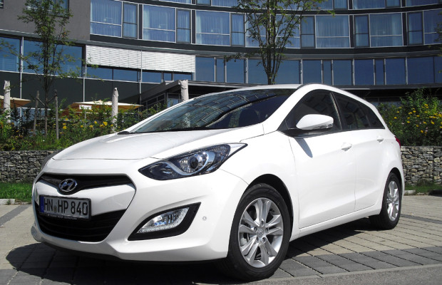 Flotter Kompaktkombi: Hyundai kündigt geräumigeren i30cw für September an