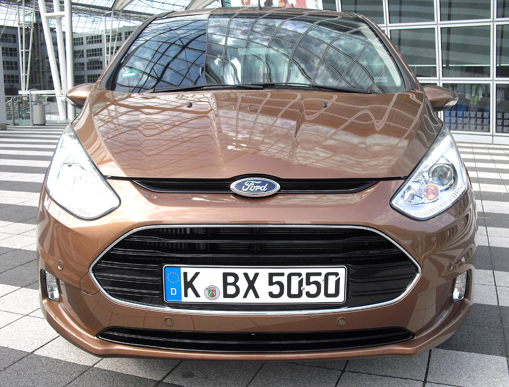 Ford B-Max: Blick auf die Frontpartie. 
