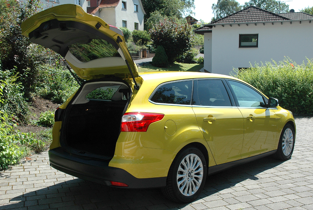 Ford Focus Turnier: Ins Gepäckabteil passen fast 480 bis knapp 1520 Liter hinein. 