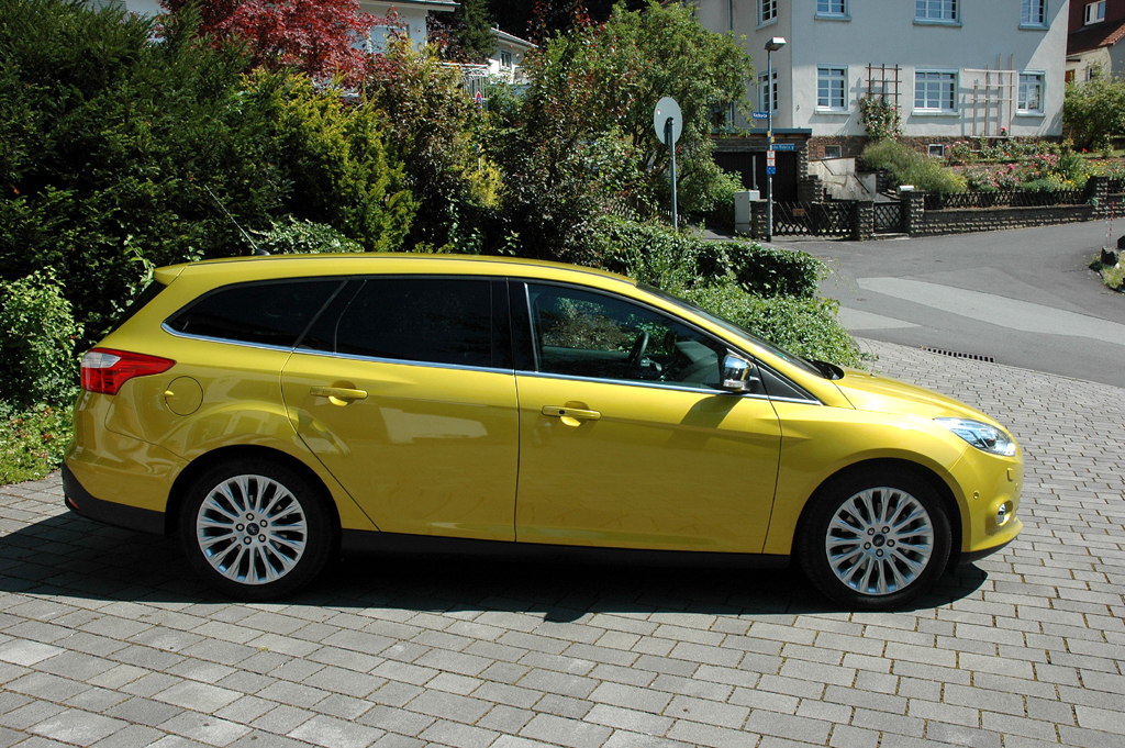 Ford Focus Turnier: Und so sieht der Kompaktkombi von der Seite aus.