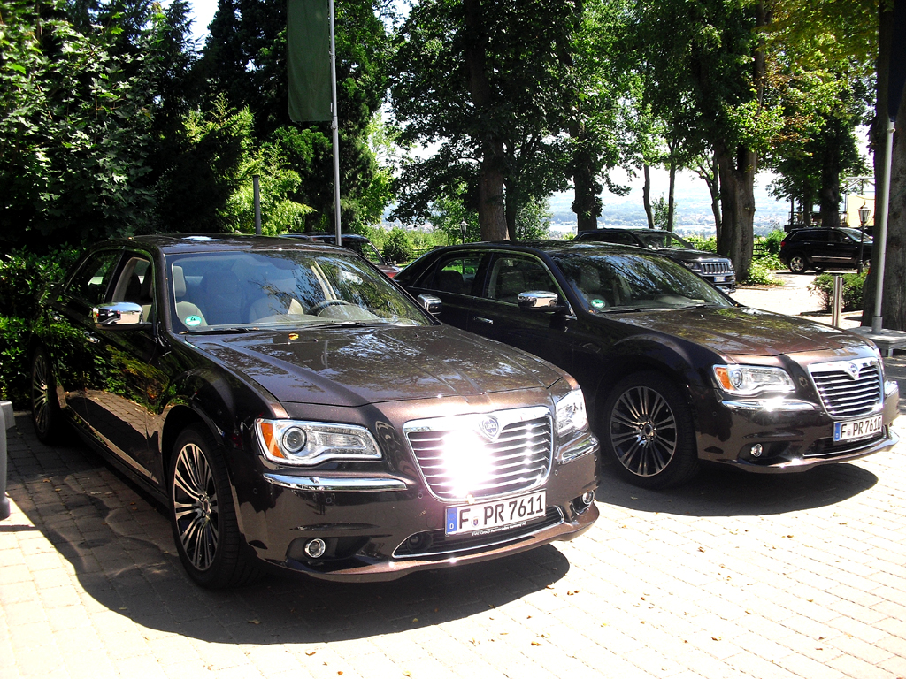 Früher Chrysler 300, heute Lanica Thema, hier als 3,6-Liter-Sechszylinder. 