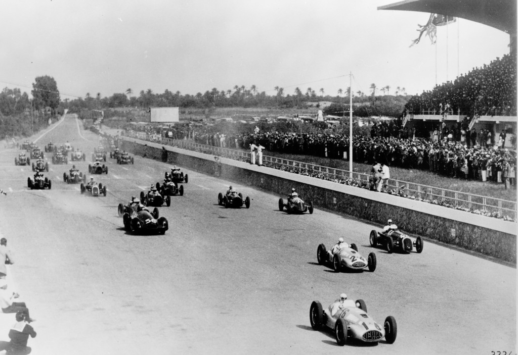 Großer Auftritt von Silberpfeilen beim Goodwood Revival im September