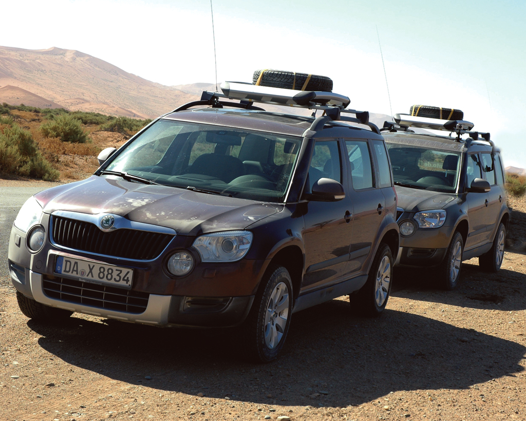 In Namibia unterwegs: Skoda-Yeti-Konvoi, Wagen 3 und 4. 