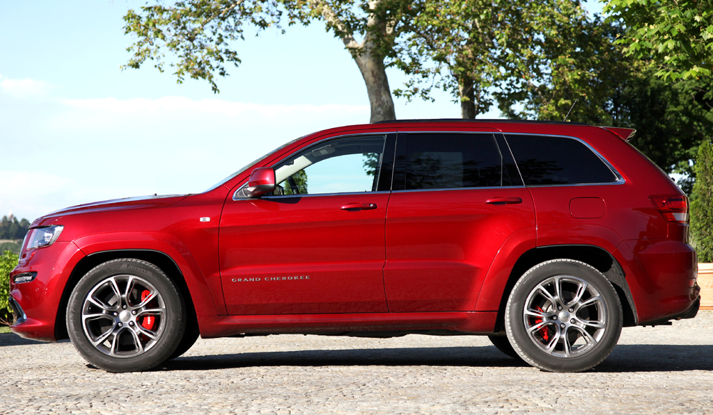 Jeep Grand Cherokee SRT: Und so sieht der SUV mit dem abgesenkten Profil von der Seite aus.