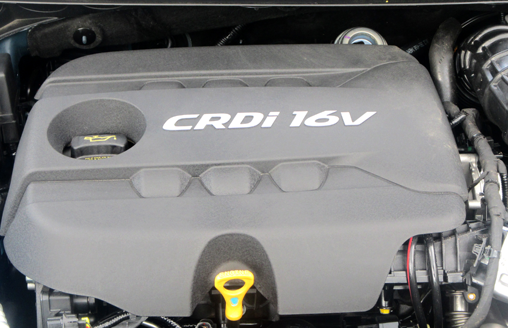 Kia Cee'd: Blick unter die Haube auf den 94/128 kW/PS starken 1,6-Liter-Selbstzünder.