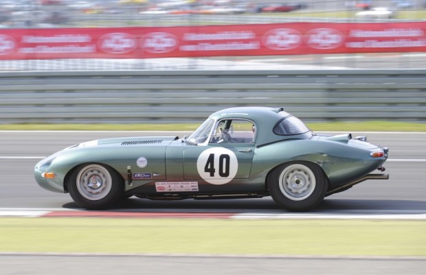 Klassische Jaguar begeistern beim Oldtimer-Grand-Prix